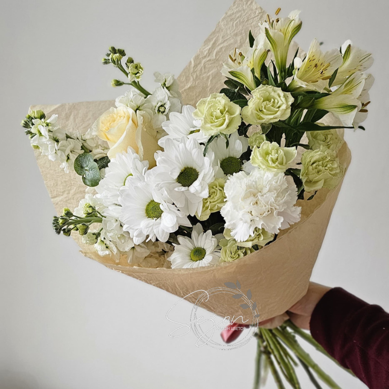 Сборный букет «Дебют»