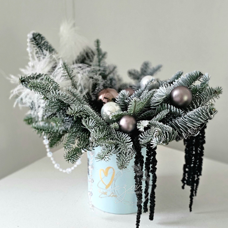 Композиция из нобелиса &laquo;Хвойная нежность&raquo; (по предварительному заказу)