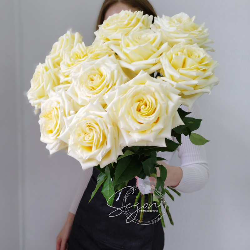 Монобукет с пионовидной розой &laquo;Робкий поцелуй&raquo;