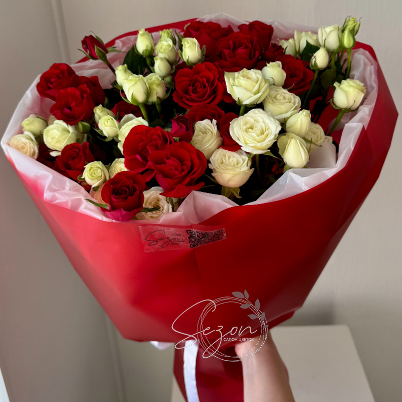 Монобукет из кустовой розы &laquo;Страстная любовь&raquo;